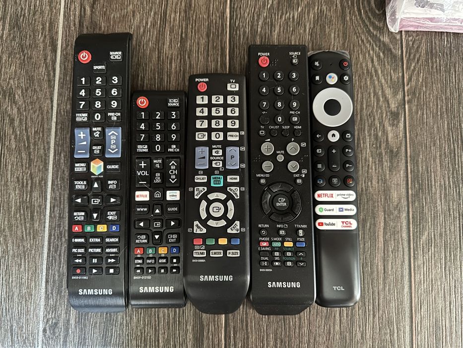 Продам оригинальные пульты для техники все на фото цены по запросу