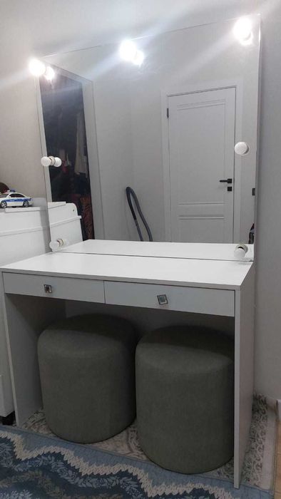 стол для визажиста