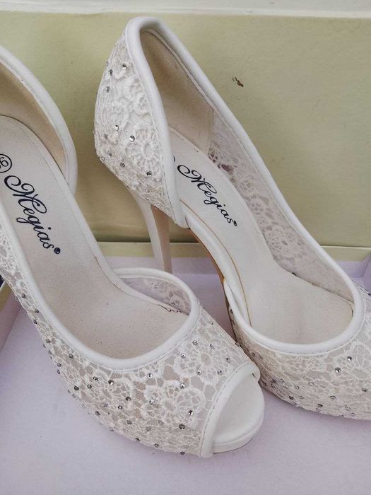 Дамски обувки с ток