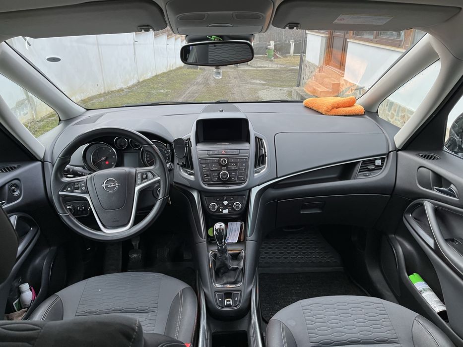 Opel Zafira Tourer 2011 2.0 CDTI