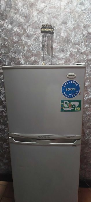 Холодильник Samsung