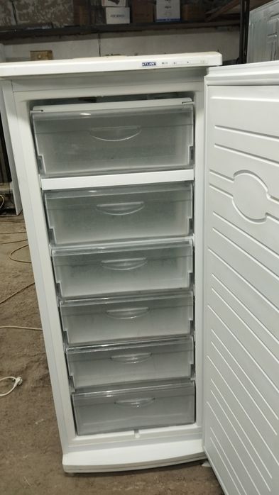 Продается морозильник Атлант стоячий