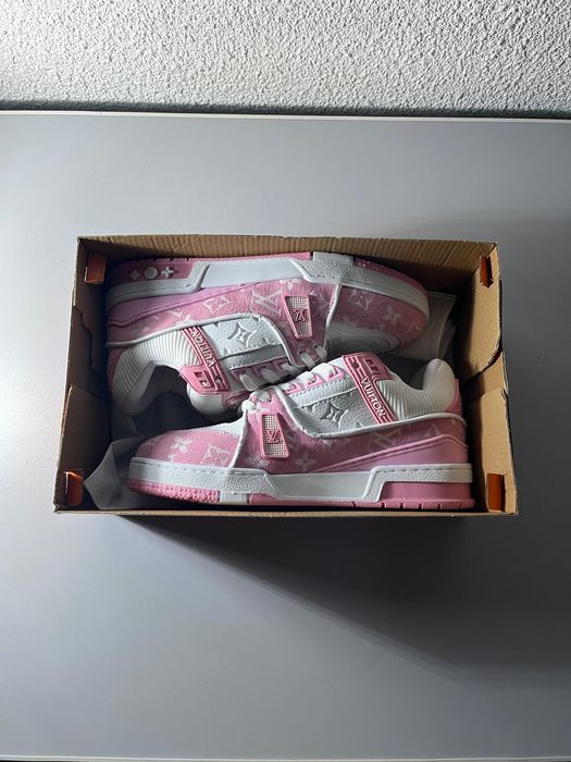 adidasi Louis Vuitton