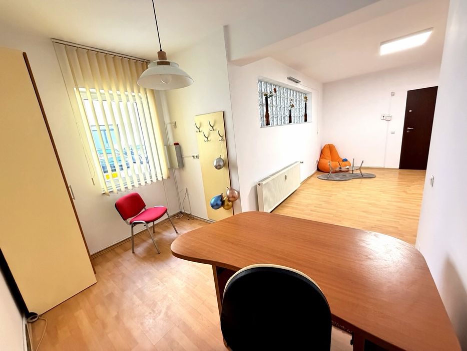 Apartament 2 camere in Centru cu parcare pretabil pentru Spatiu de birou