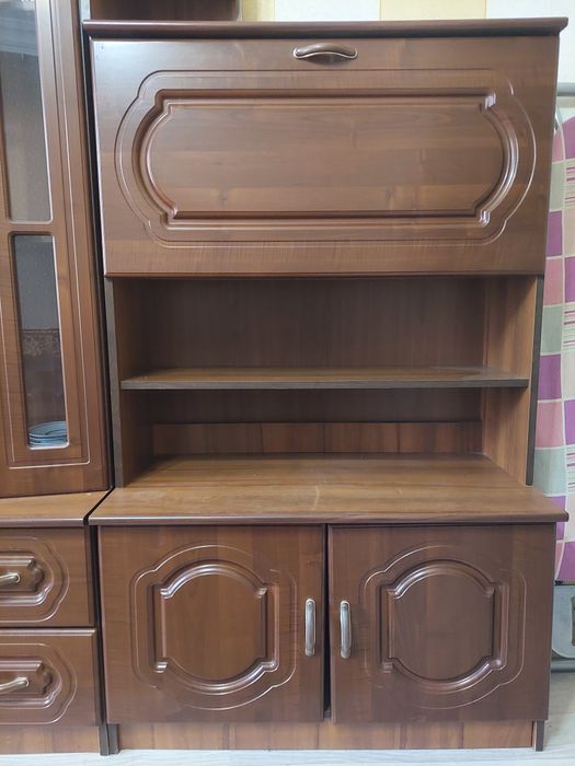 Продам горку в гостиную