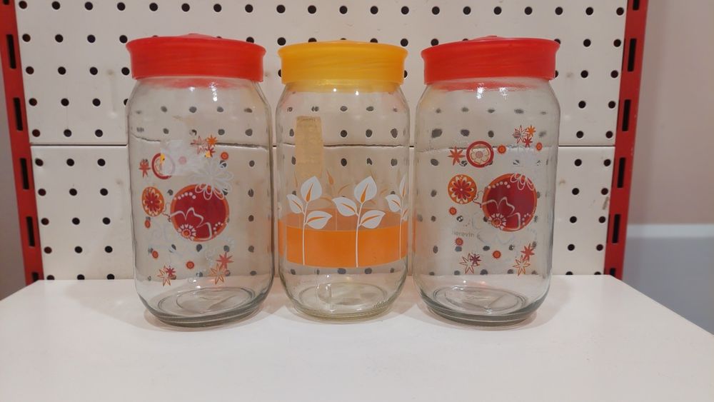 Стъклени буркани