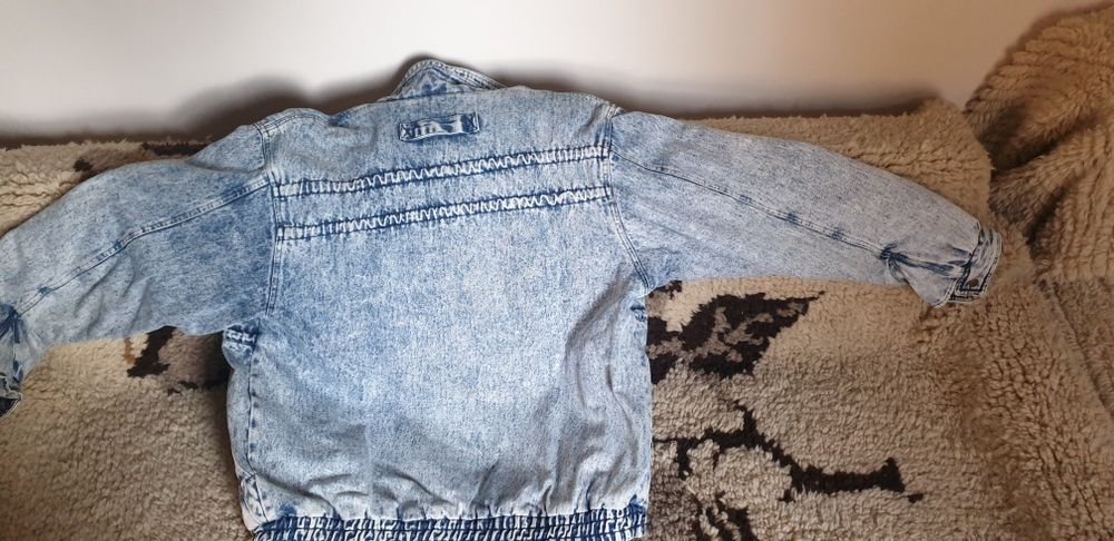 Продавам дънково яке