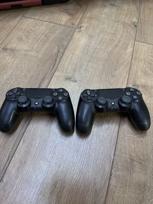 2 геймпада DualShock 4