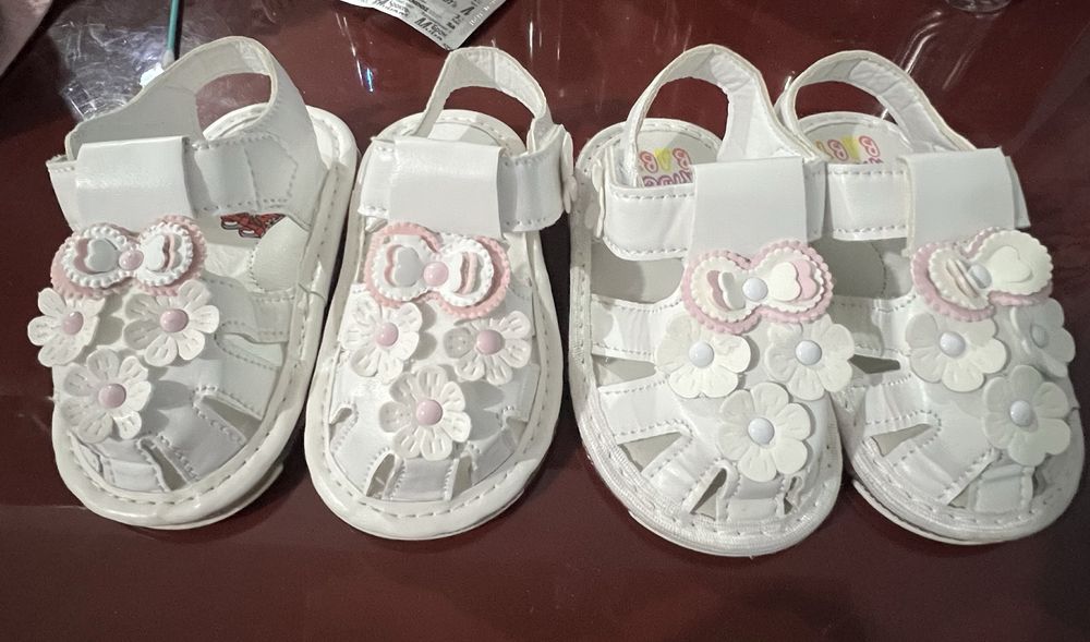 Детская обувь для близняшек