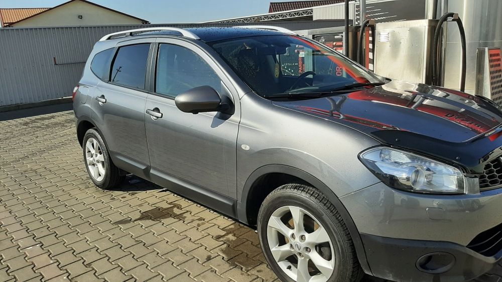 Nissan Qashqai+2 4×4 full