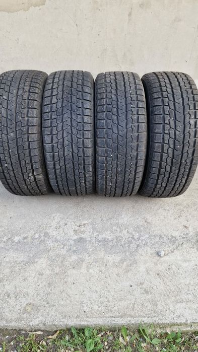 Продам зимнюю резину Yokohama Ice Guard G075 265/65R17