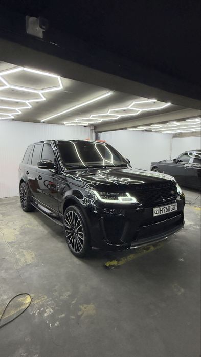 Renjrover sport 4,4 tinu moshina