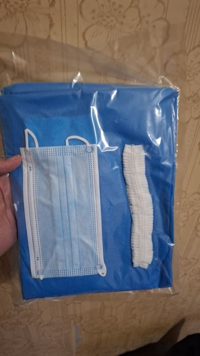 Продаются стерилный одноразовый халат. 
Материал: спандбонд