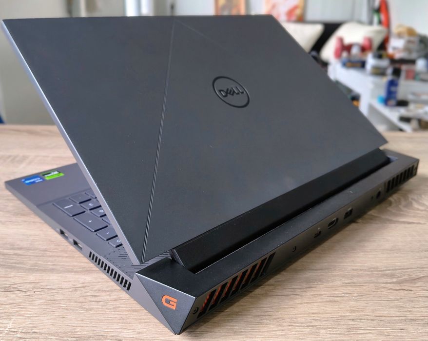 Геймърски Лаптоп Dell G15 5530