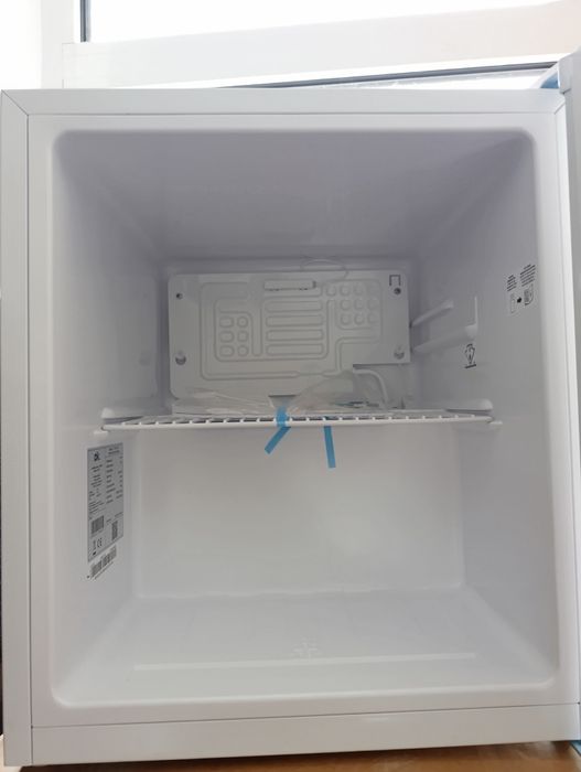 Нов!!! Мини хладилник OK  OFR 011E 40 литра