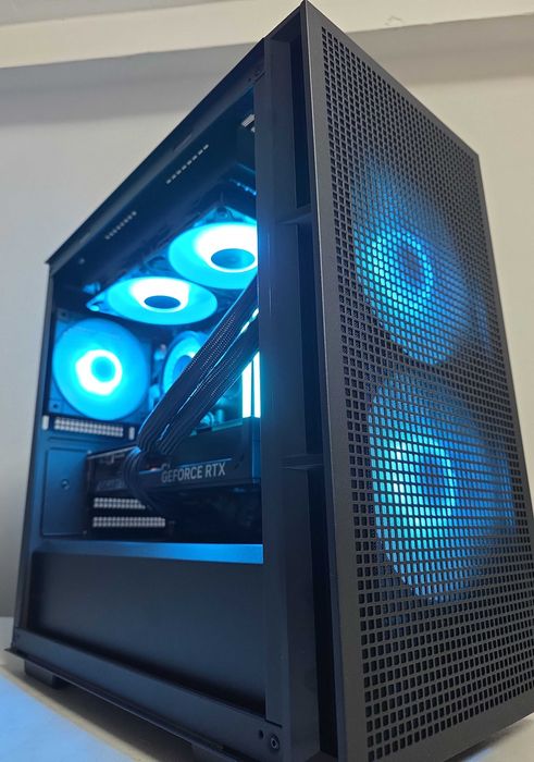 PC Gaming Ryzen 7 7800X3D RTX 5070 32GB RAM DDR5