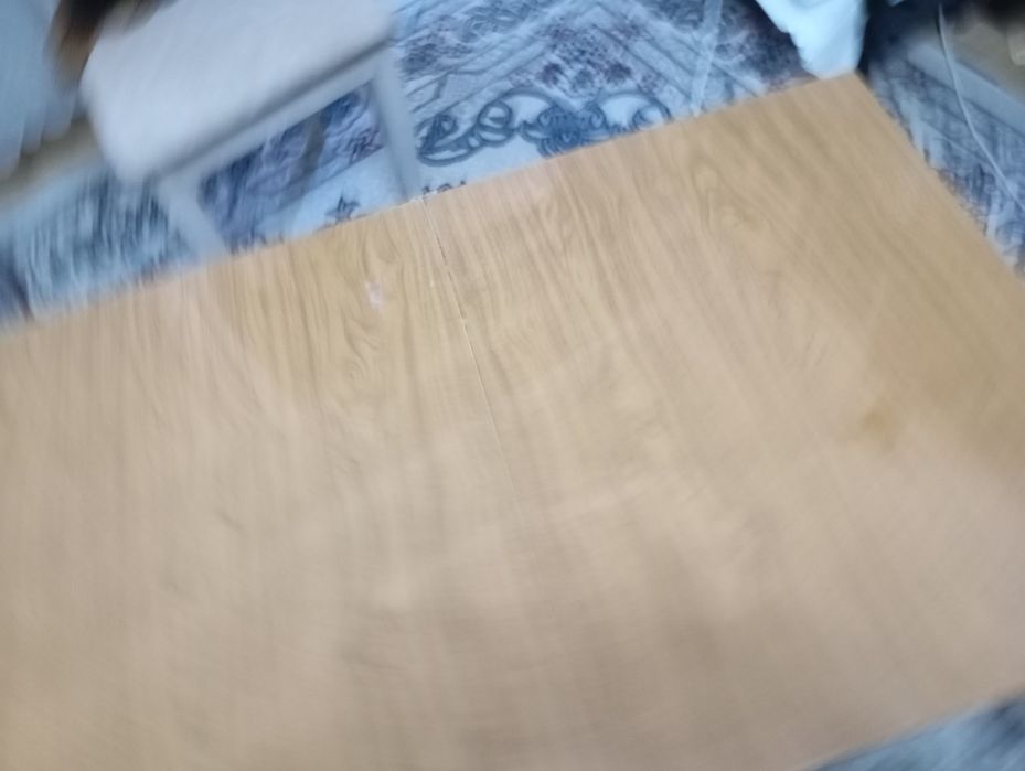 Продам журнальный столик раскладной в хорошем состоянии