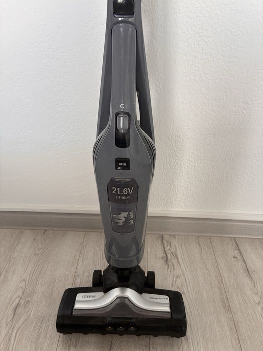 Aspirator vertical Rowenta