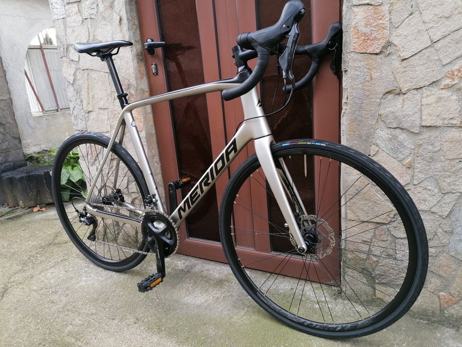 Шосеен MERIDA Carbon XL, Shimano 105, хидравлични спирачки