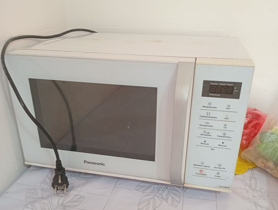 Микровалновка  обмен на сотовый телефон.