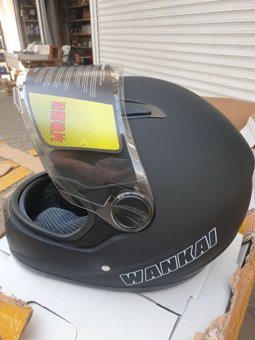 Шлем каска новая