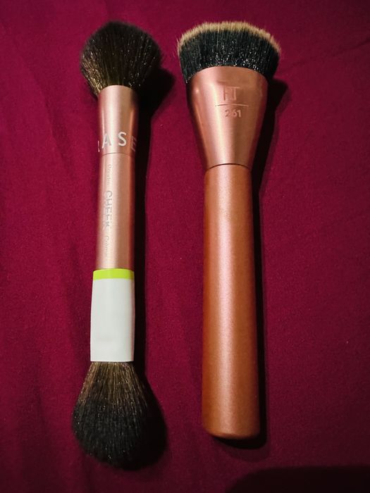 Продавам козметика, цени и състояние долу.