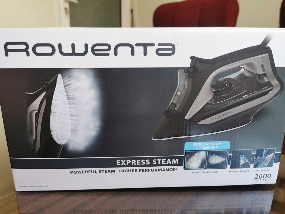 Парна ютия "Ровента" 2600W