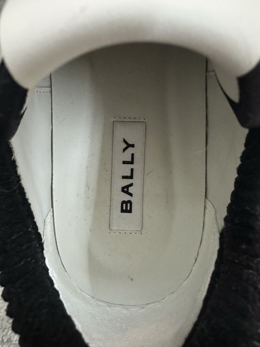 Продается итальянская пара от бренда Bally