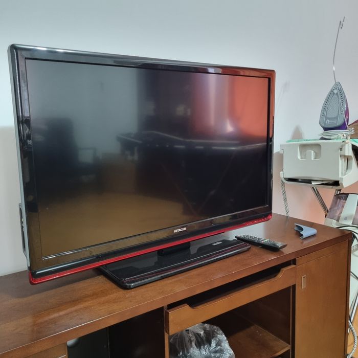 Продаю два телевизора (б/у) Sony и Hitachi