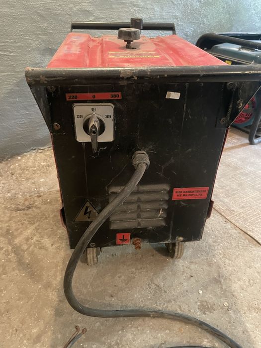 Продам сварочный аппарат ТДМ-303 У2
