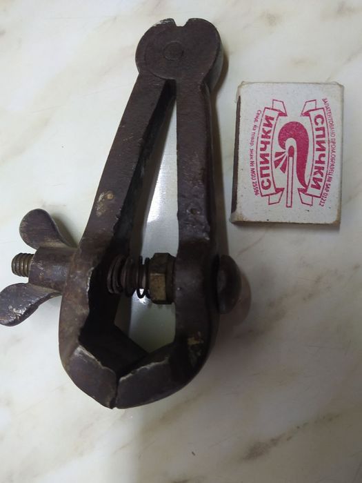 Тиски маленькие.