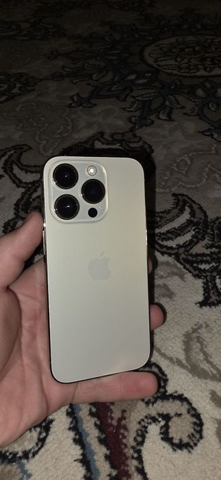 iPhone 14 pro Gold
