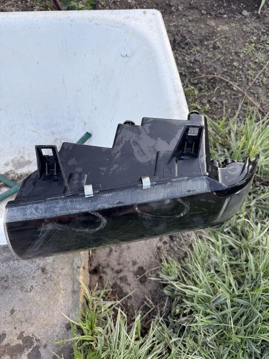 Фара бмв е36 в хорошем состоянии