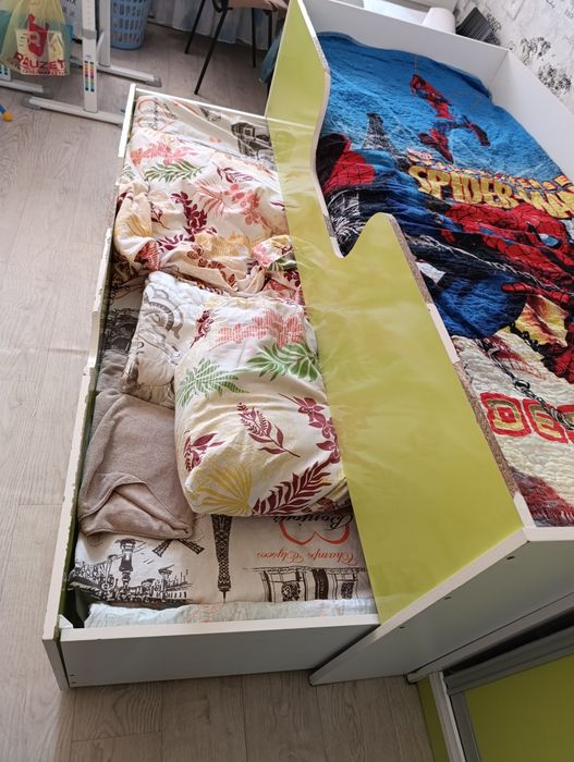 Кровать двухъярусная