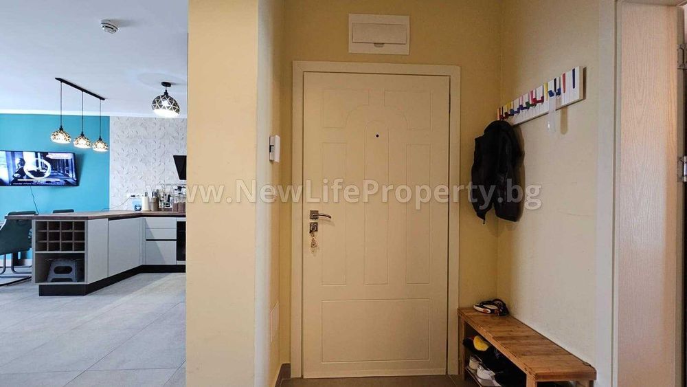 Продава се Тристаен апартамент в Несебър - 121 кв.м за 2397 €/кв.м - Снимка #1