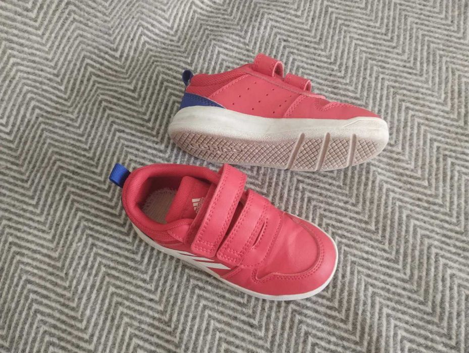 Adidas кожени маратонки номер 25