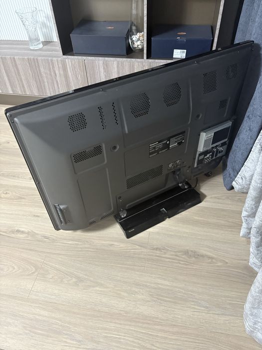 Телевизор Panasonic TX-PR42C10