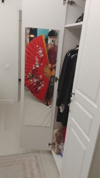 Веер красный в китайском стиле