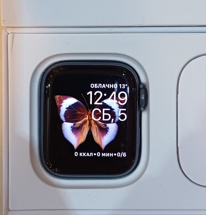 Продам Apple watch SE 2