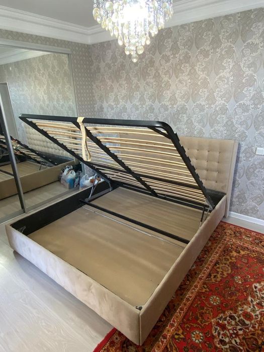 Двух спальняя кровать