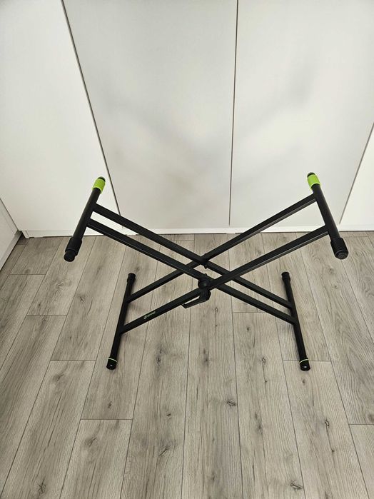 Stativ/ suport pentru orga korg pa1000