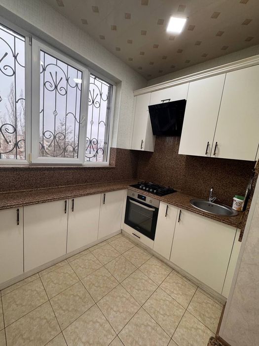 Продается 4х комнатная квартира на массив куйлюк 4 (RV)