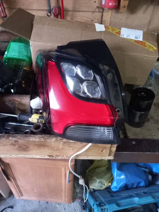 Продам задний фар с левой стороны