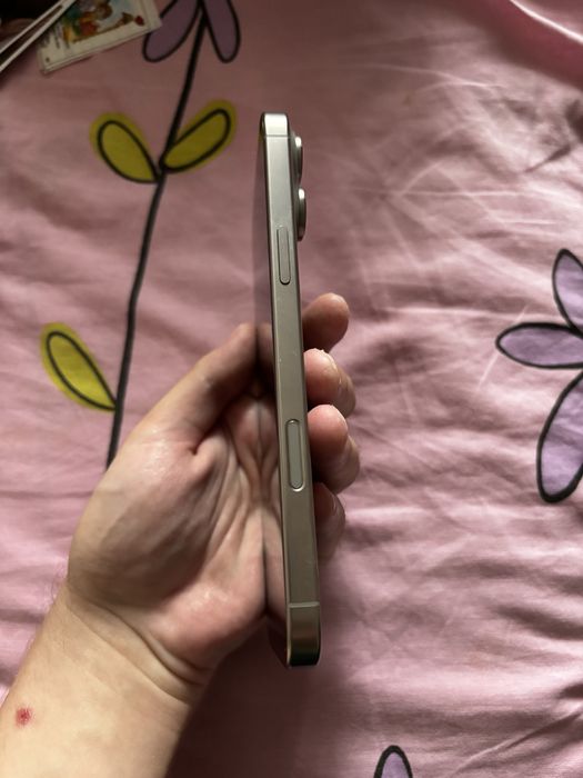 Продаю iPhone 16 Pro Max.
