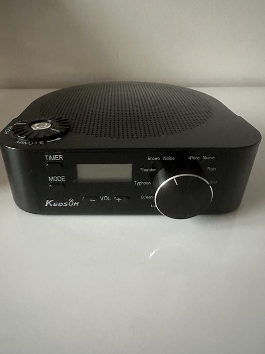 Уред за бял шум с батерии