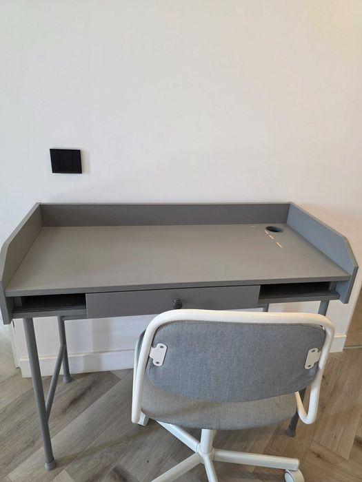 Vand set birou si scaun Ikea