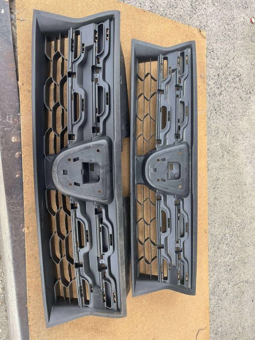 Elemente ornamentale,grile,bandouri noi originale Logan,Sandero,Duster