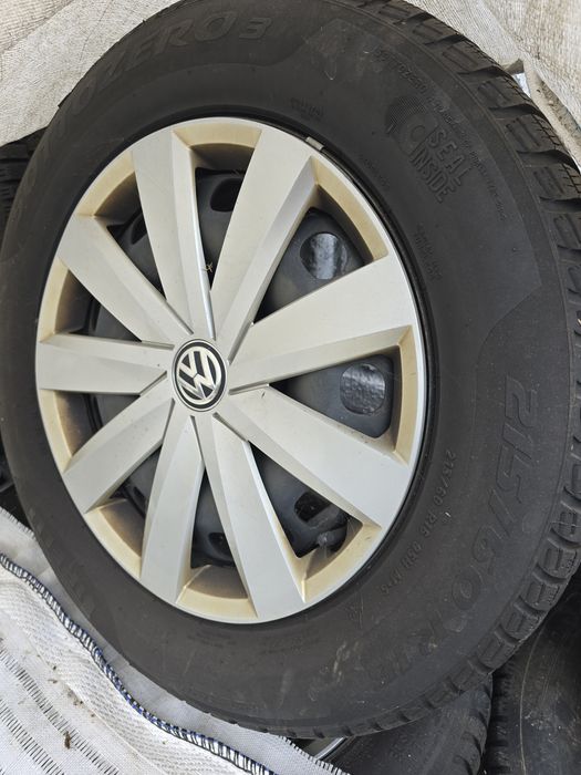 Roti vw passat 215 60 16 cu cauciucuri de iarna