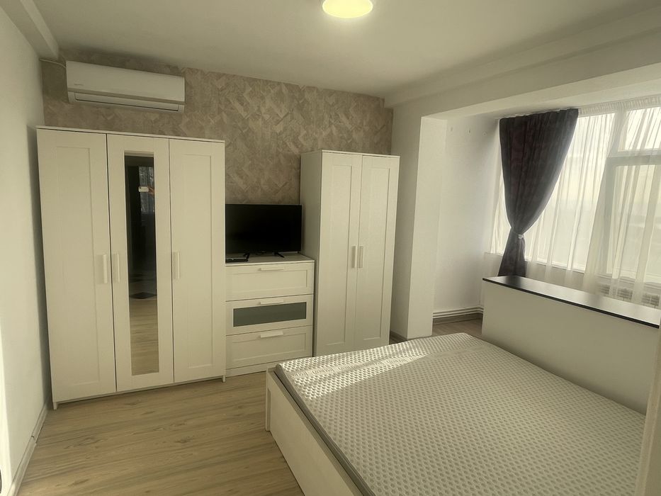 Inchiriez 3 camere b-dul Ferdinand