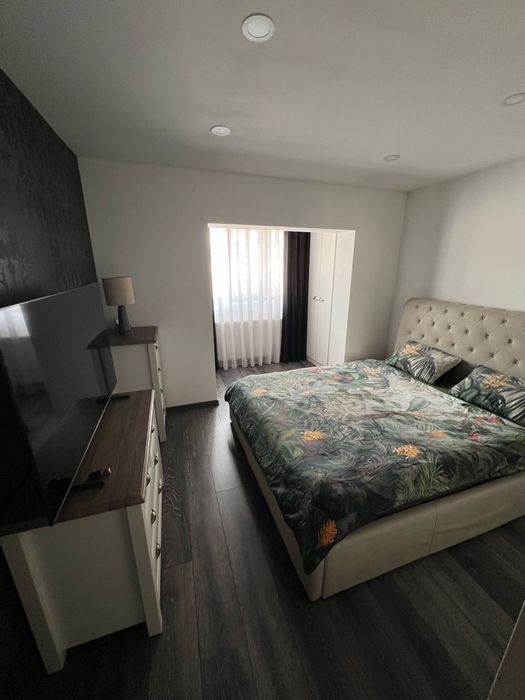 Vand apartament 2 camere decomandat